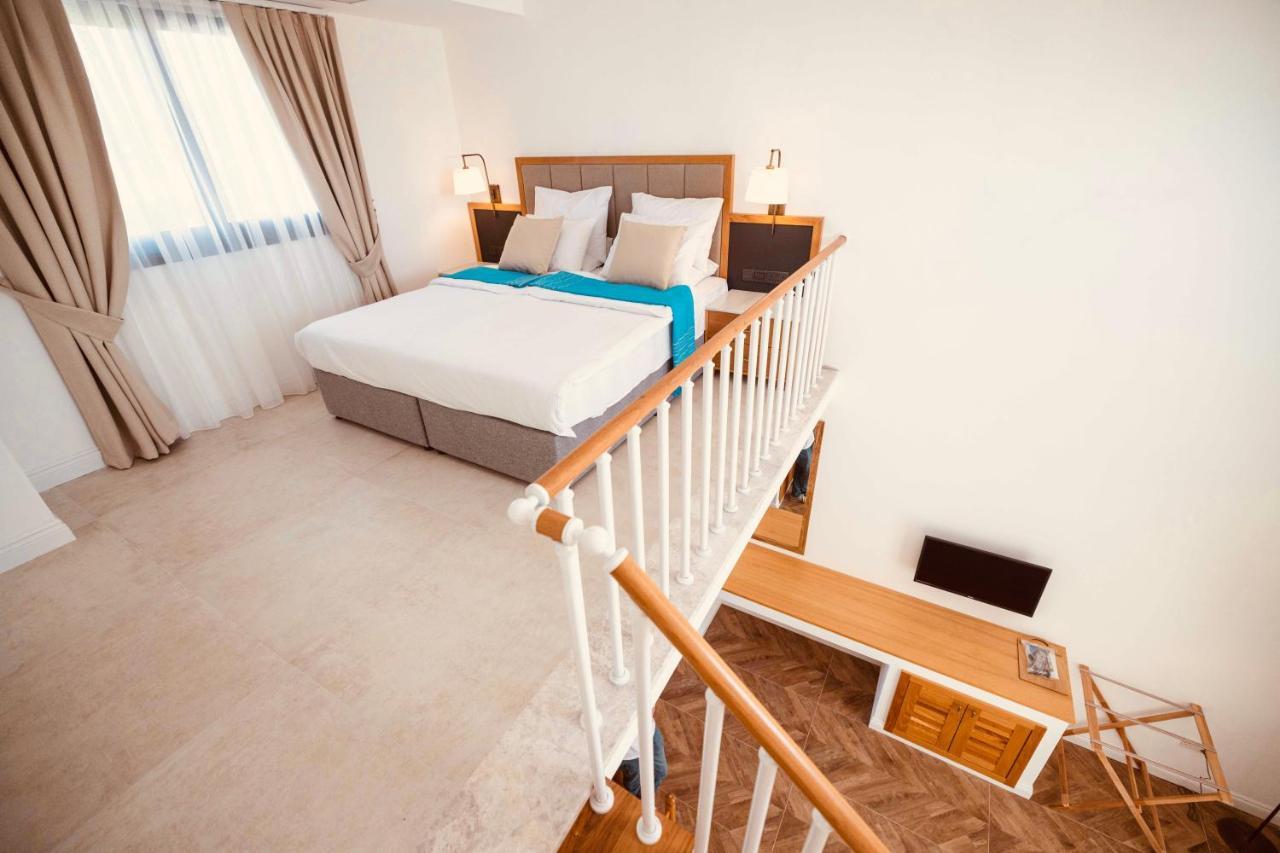 Palmonte Suites Hotel & Spa Karavas  エクステリア 写真
