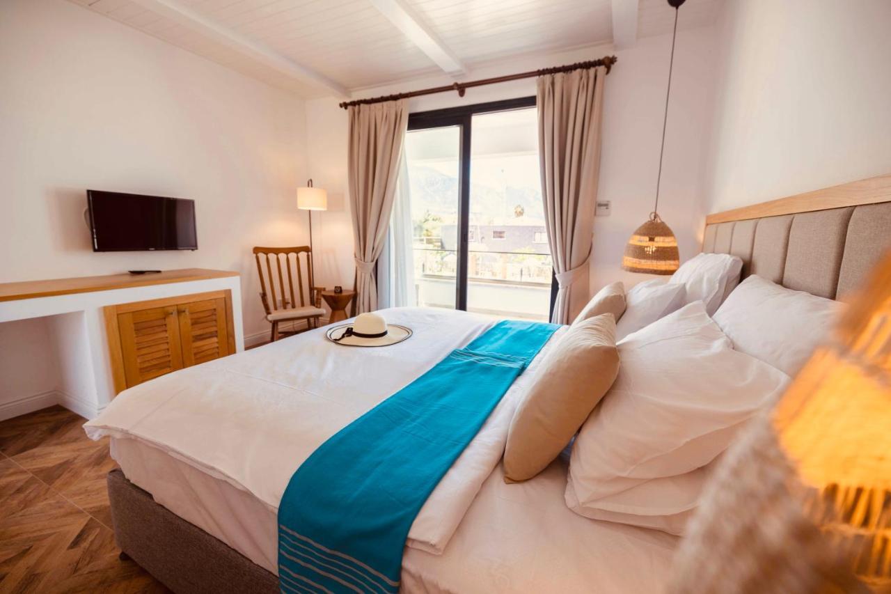 Palmonte Suites Hotel & Spa Karavas  エクステリア 写真