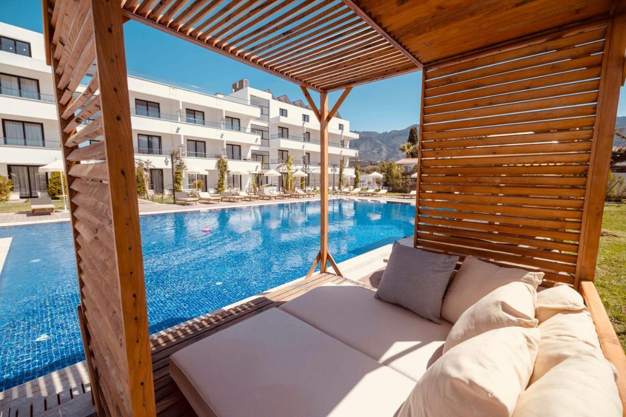 Palmonte Suites Hotel & Spa Karavas  エクステリア 写真
