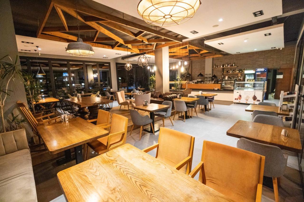 Palmonte Suites Hotel & Spa Karavas  エクステリア 写真