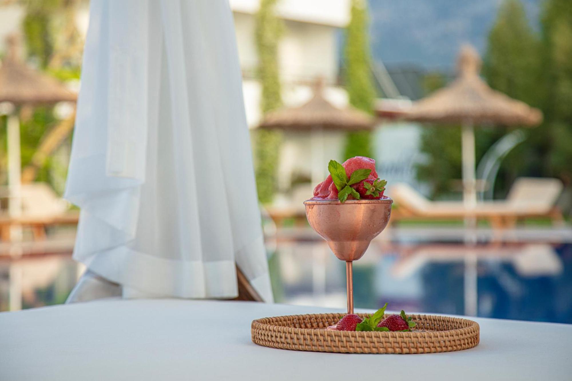 Palmonte Suites Hotel & Spa Karavas  エクステリア 写真